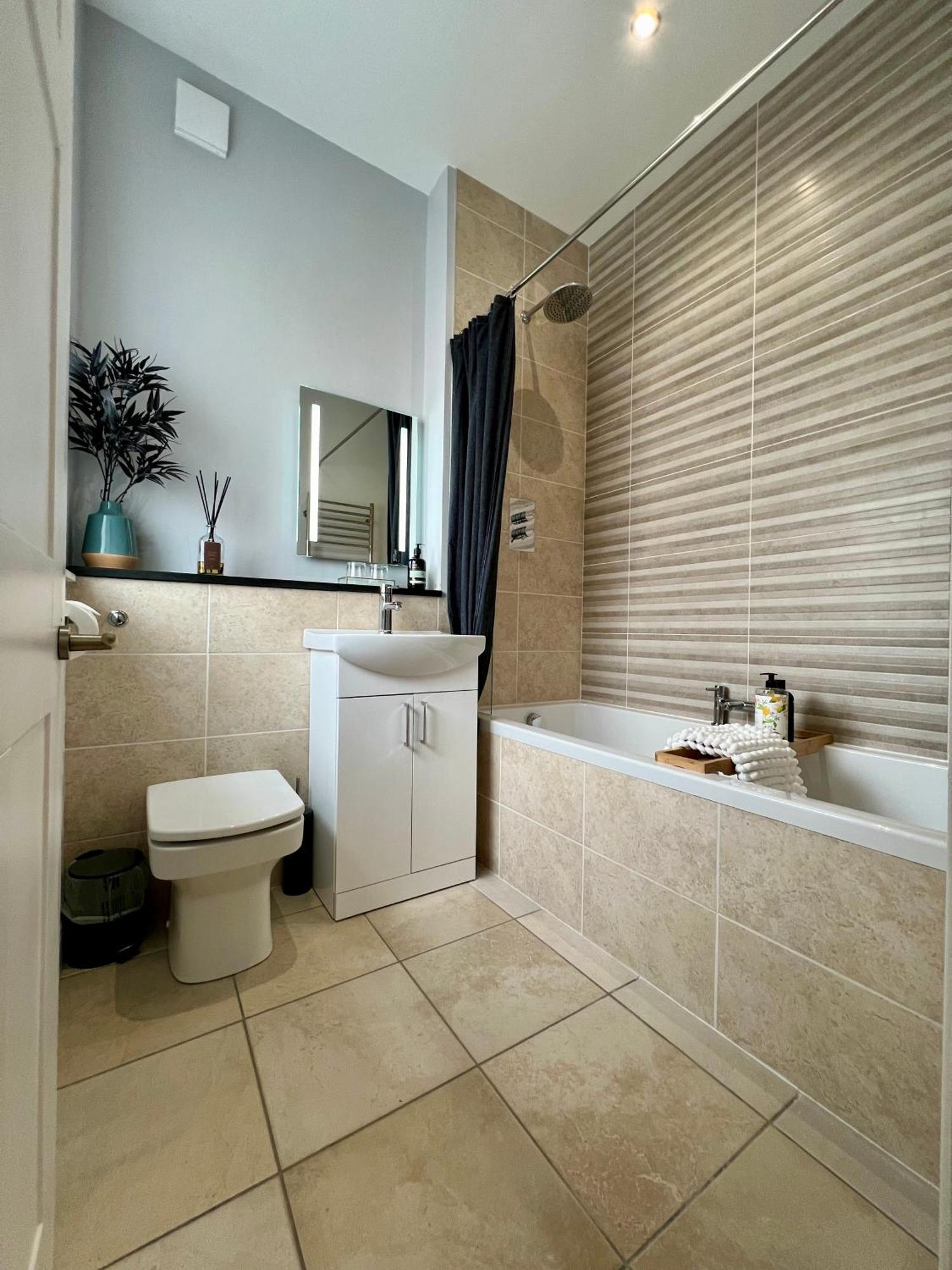 Private Double Room With Ensuite, No Breakfast, Truro City Centre Exterior photo